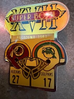 Super Bowl XVII Pasadena 1983 Commemorative Enamel Pin - Yellow/Gold